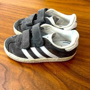 Adidas Toddler Gazelle Grey. Size 7